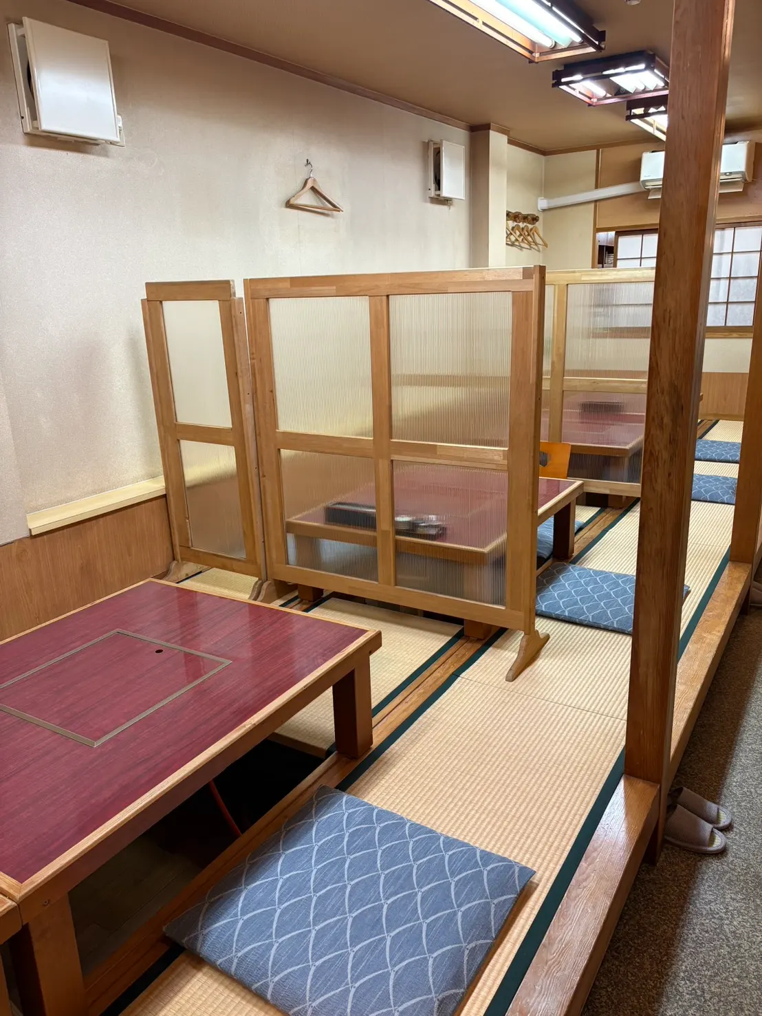 掘りごたつ席